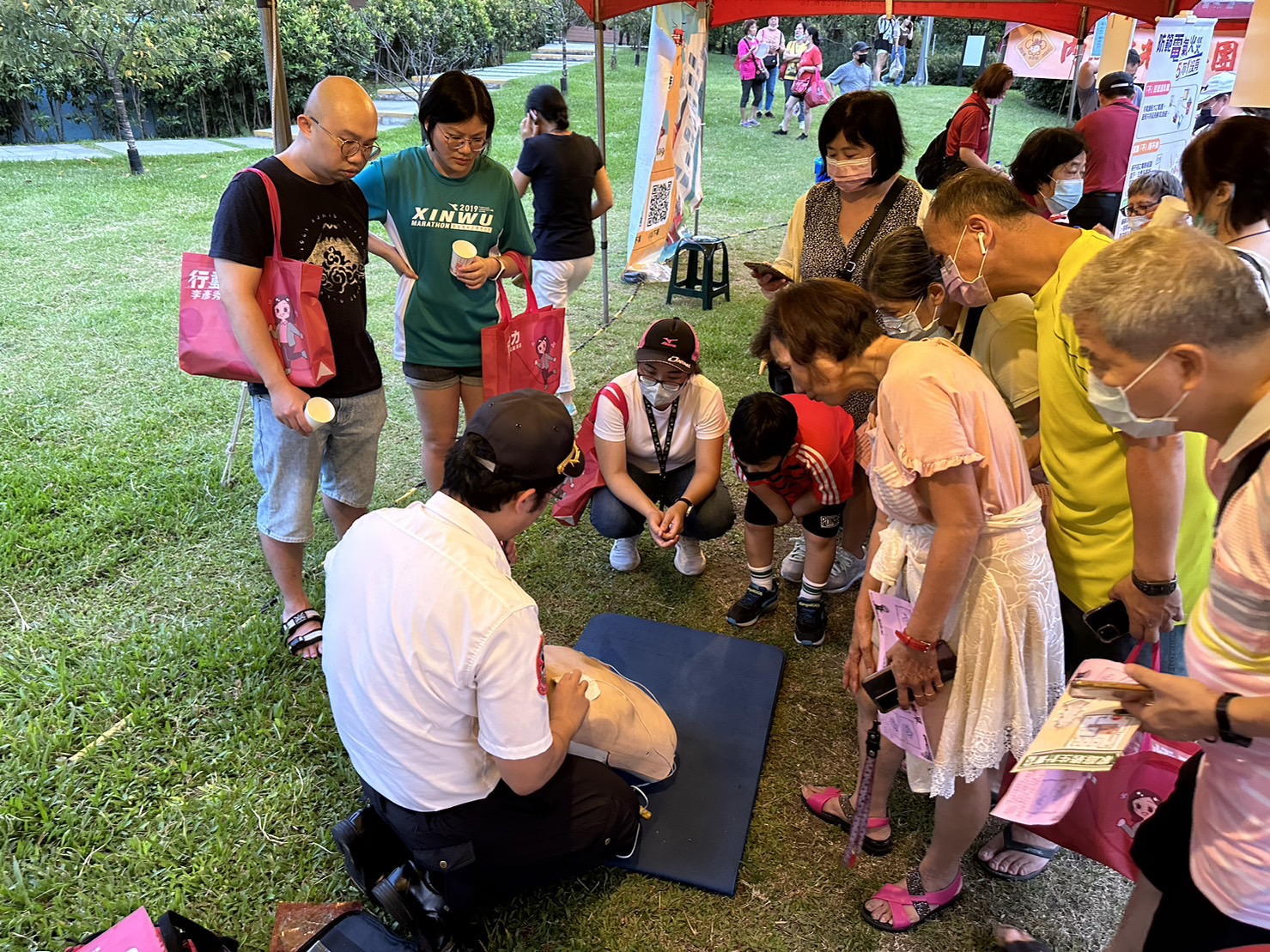 民眾進行闖關活動