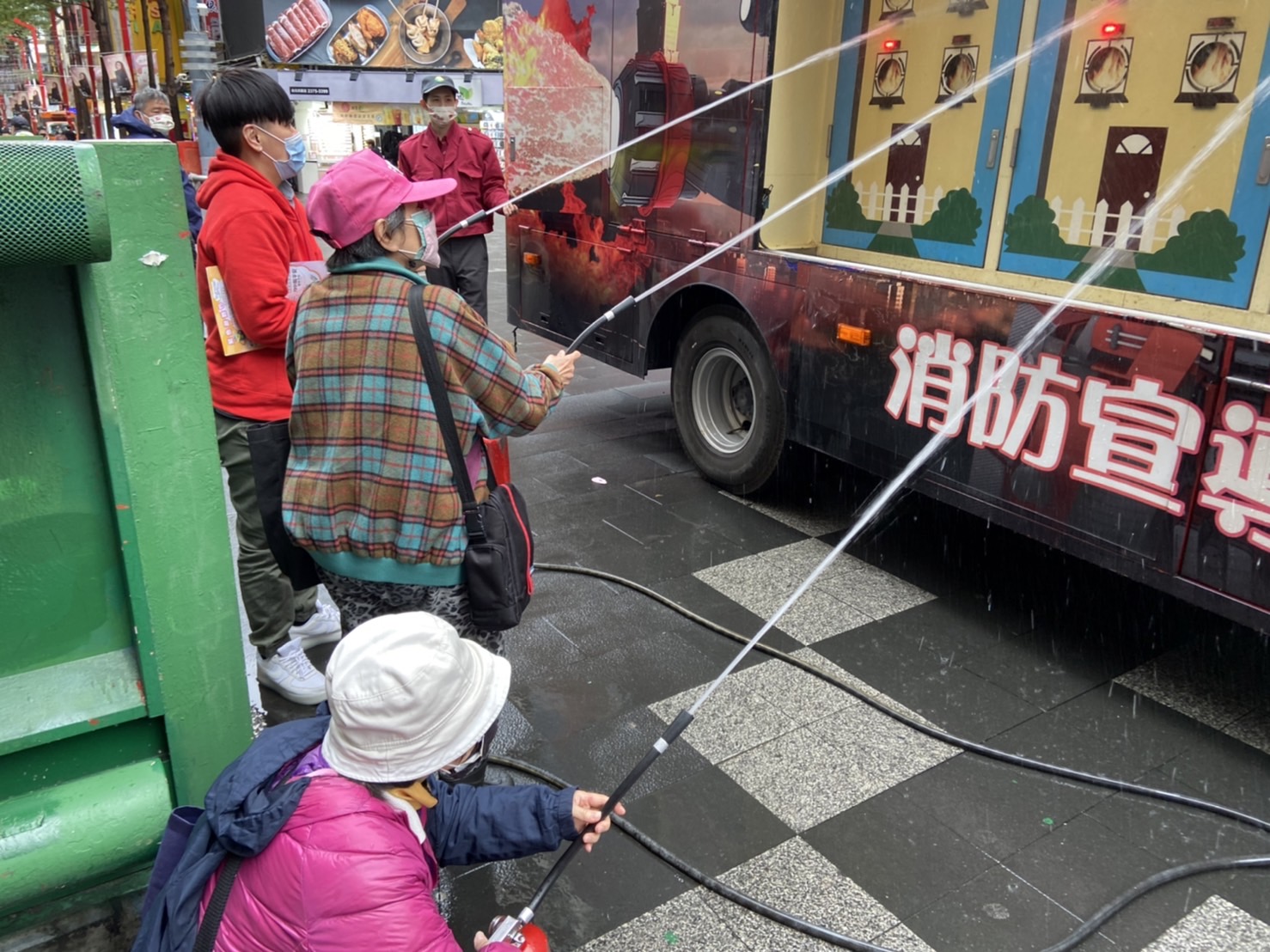中正區社區防災園遊會宣導車射水學習